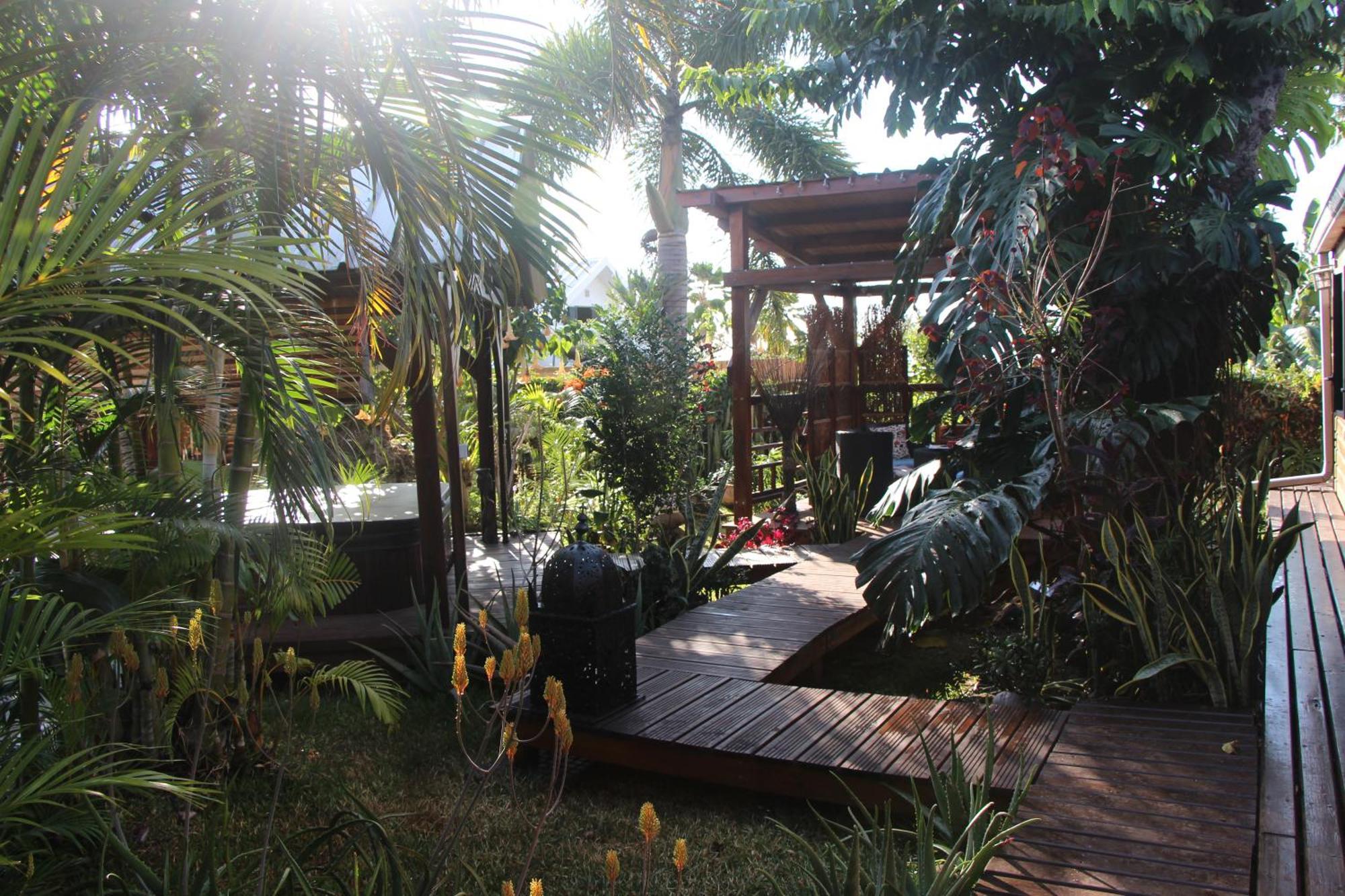 La Liane De Jade 974-Lodge Le Palissandre - Jacuzzi Privatif - Piscine Chauffee Le Bois de Nefles  Luaran gambar