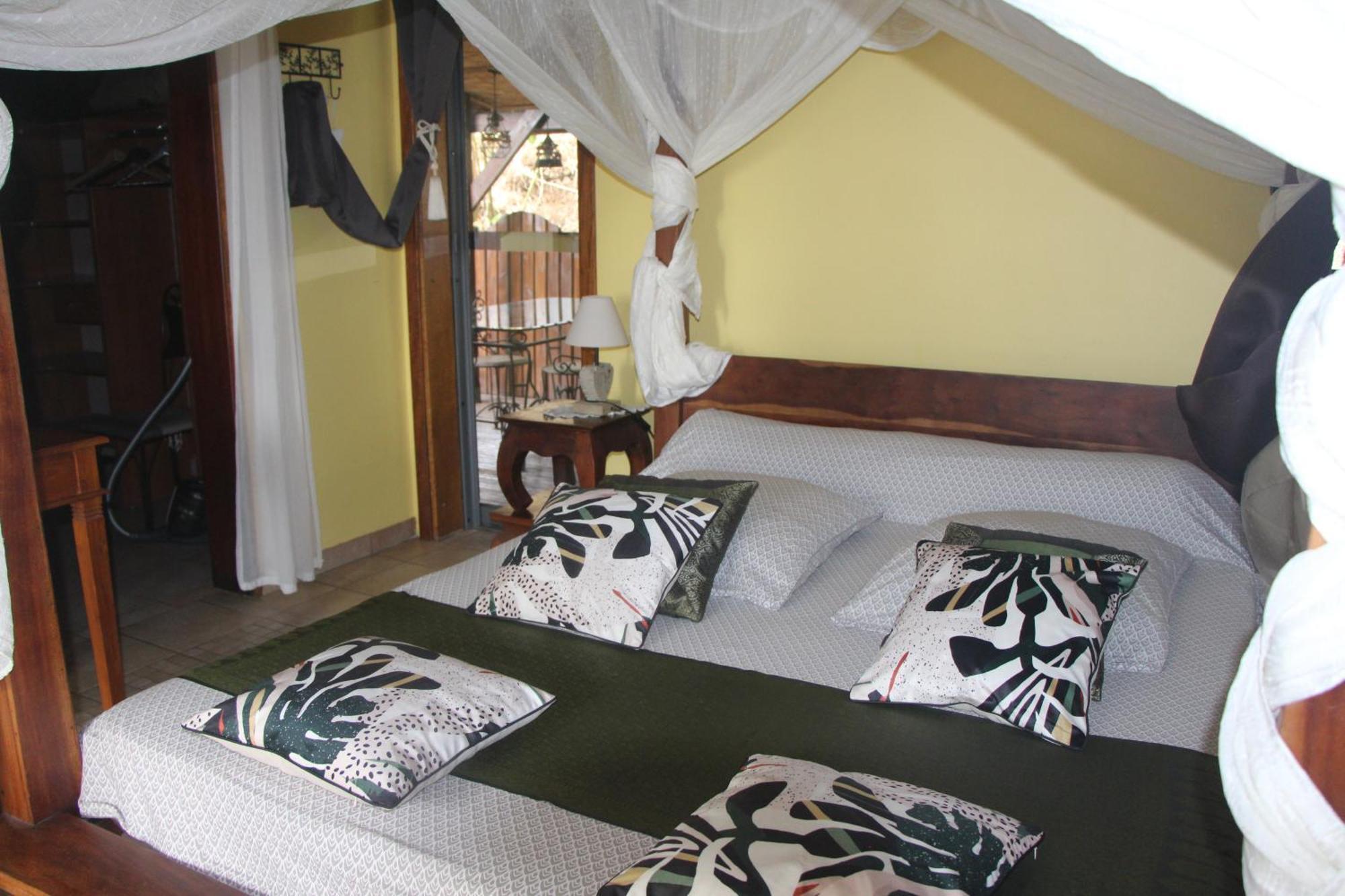 La Liane De Jade 974-Lodge Le Palissandre - Jacuzzi Privatif - Piscine Chauffee Le Bois de Nefles  Luaran gambar
